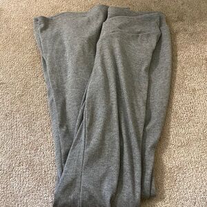 Ribbed grey V shaped flare leggings